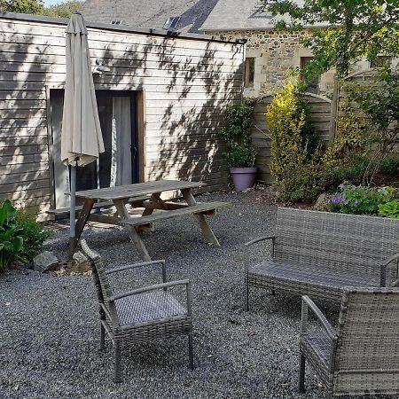 Breton Stone House In Saint Gilles Les Boisヴィラ エクステリア 写真