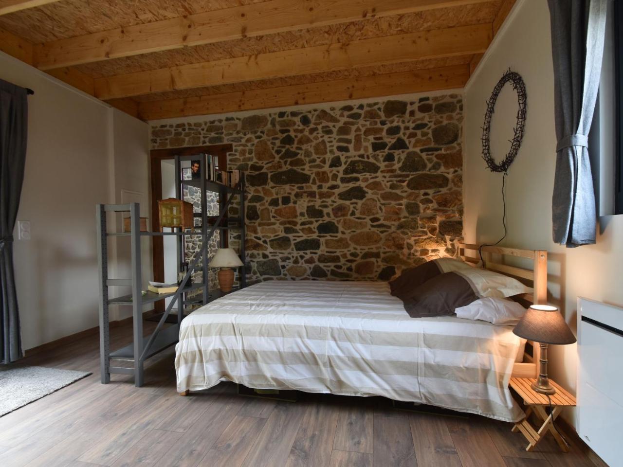 Breton Stone House In Saint Gilles Les Boisヴィラ エクステリア 写真