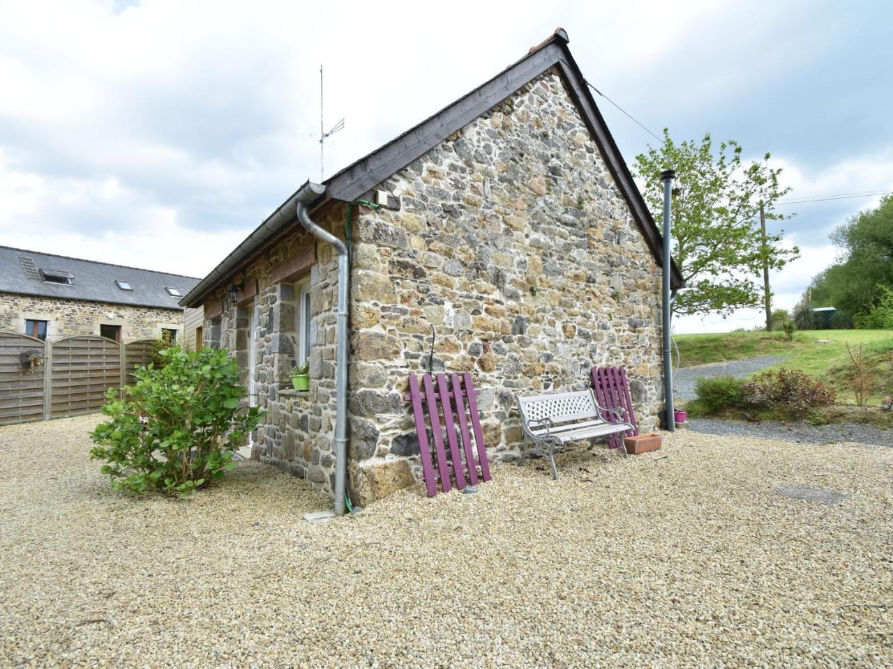 Breton Stone House In Saint Gilles Les Boisヴィラ エクステリア 写真