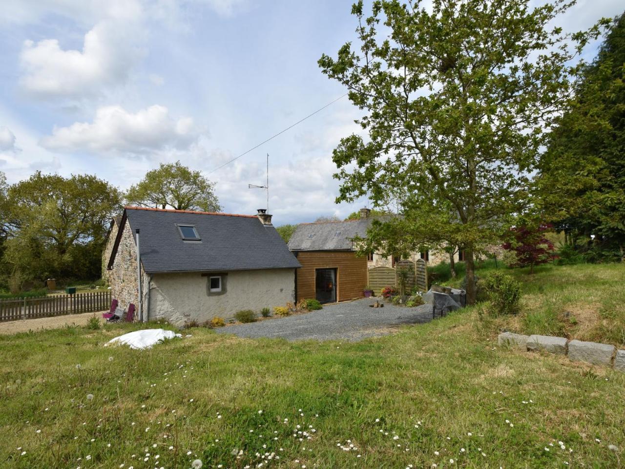 Breton Stone House In Saint Gilles Les Boisヴィラ エクステリア 写真