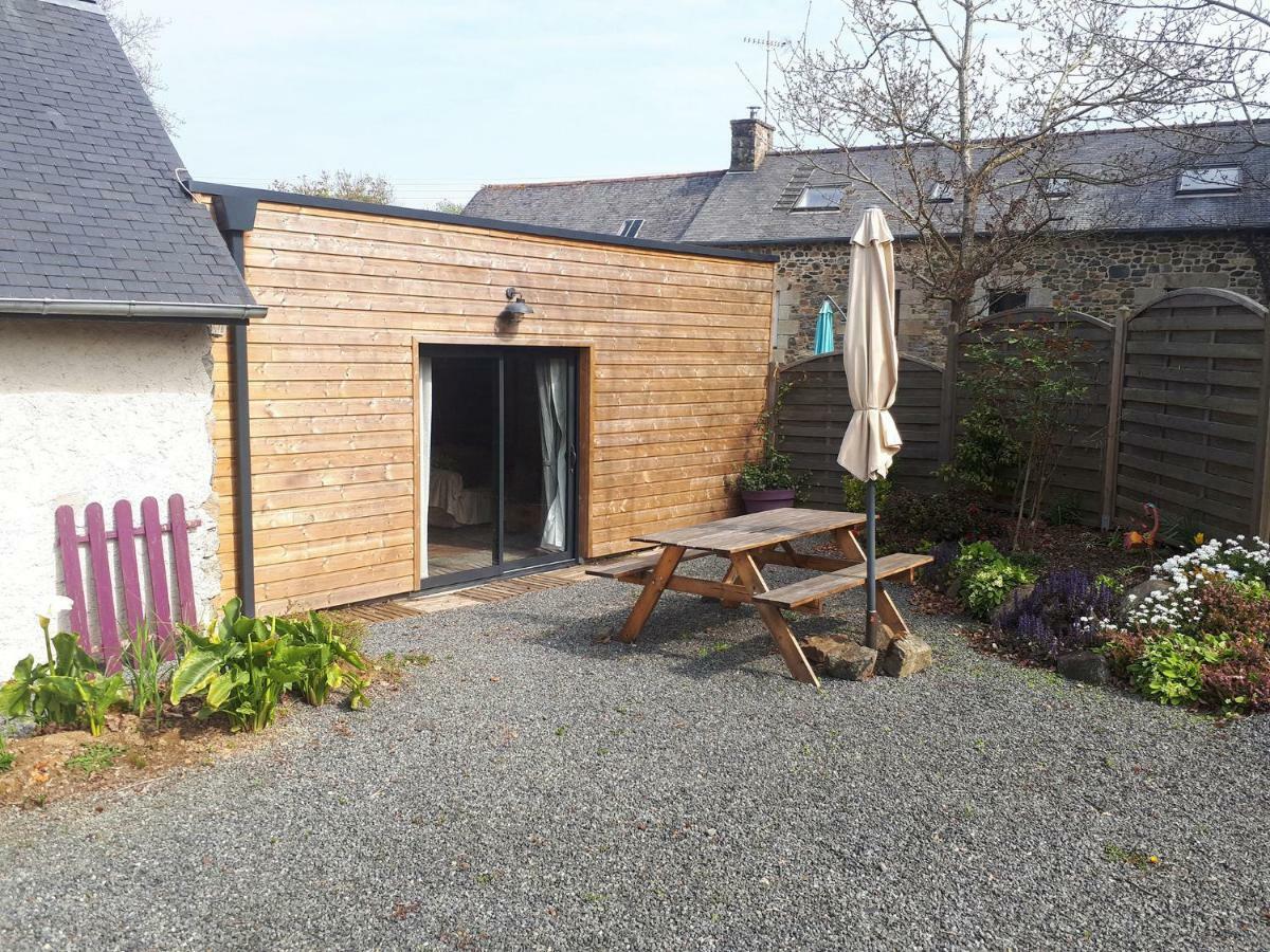 Breton Stone House In Saint Gilles Les Boisヴィラ エクステリア 写真